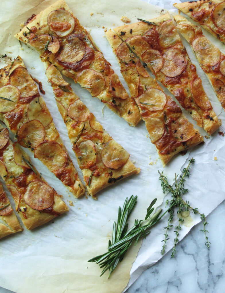 Potato rosemary pizza