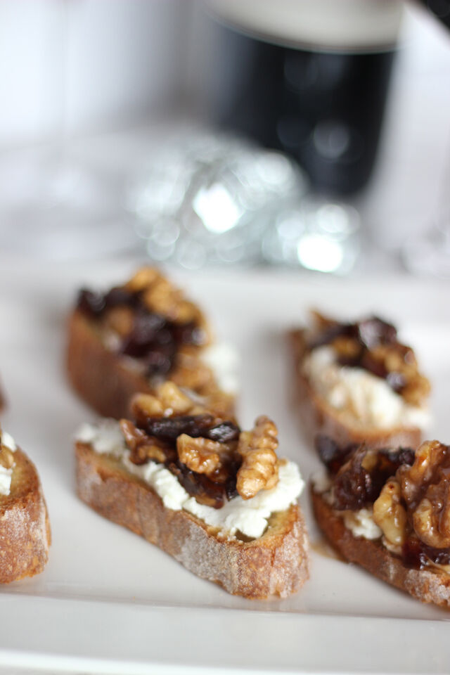 Walnut & Date Goat Cheese Crostini Walnut & Date Goat Cheese Crostini