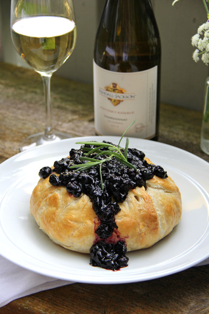 Puff Pastry Baked Brie with Blueberry Chutney Recipe