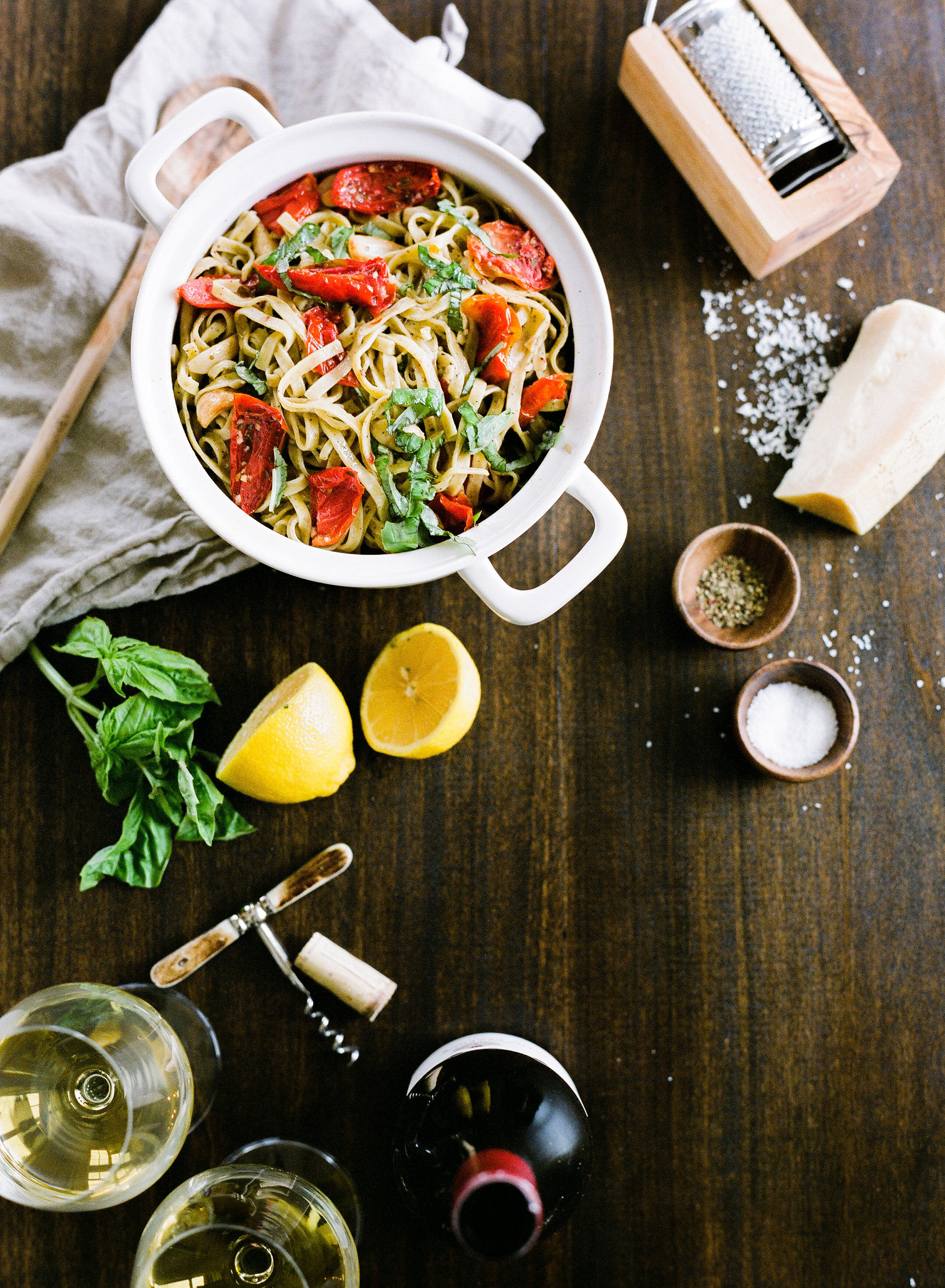 Tomato & Garlic Linguine with Lemon