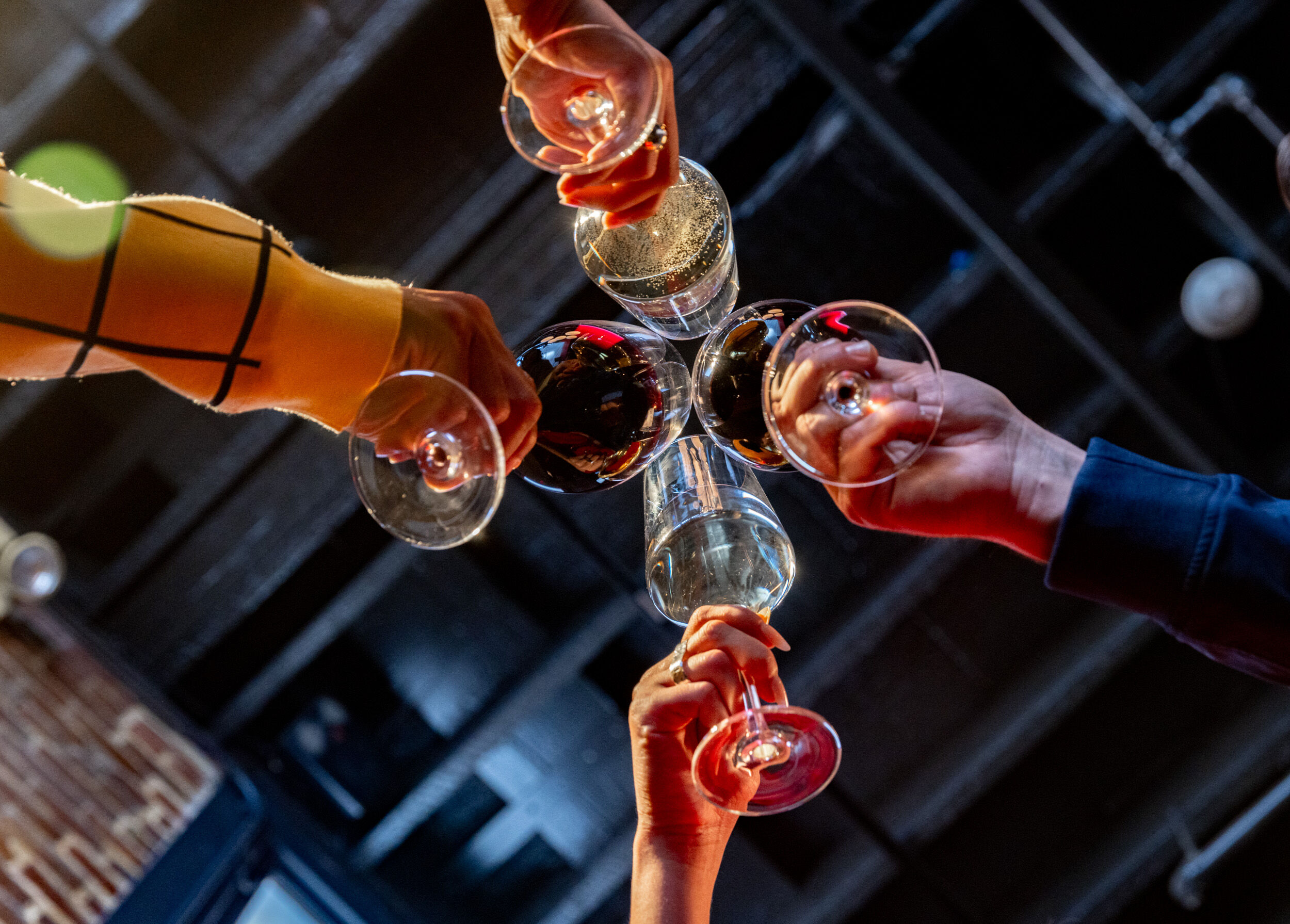 Friends clinking glasses of Kendall-Jackson Wine