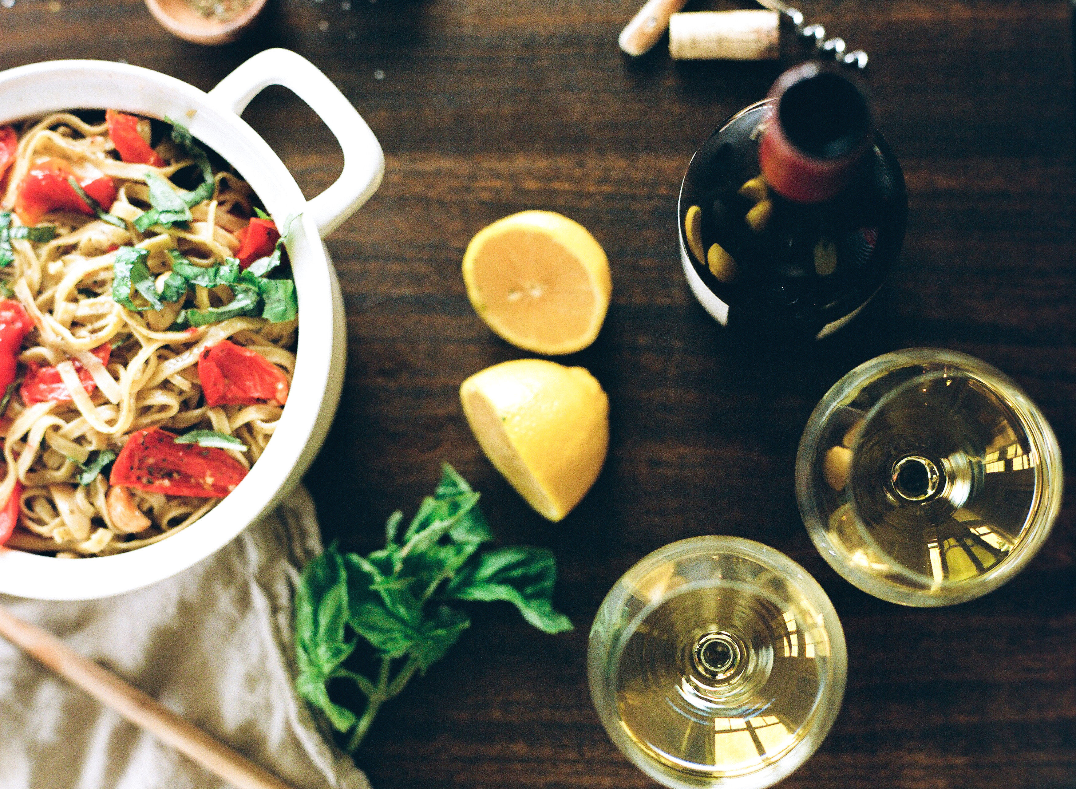 Tomato and Linguine Pasta with Chardonnay wine