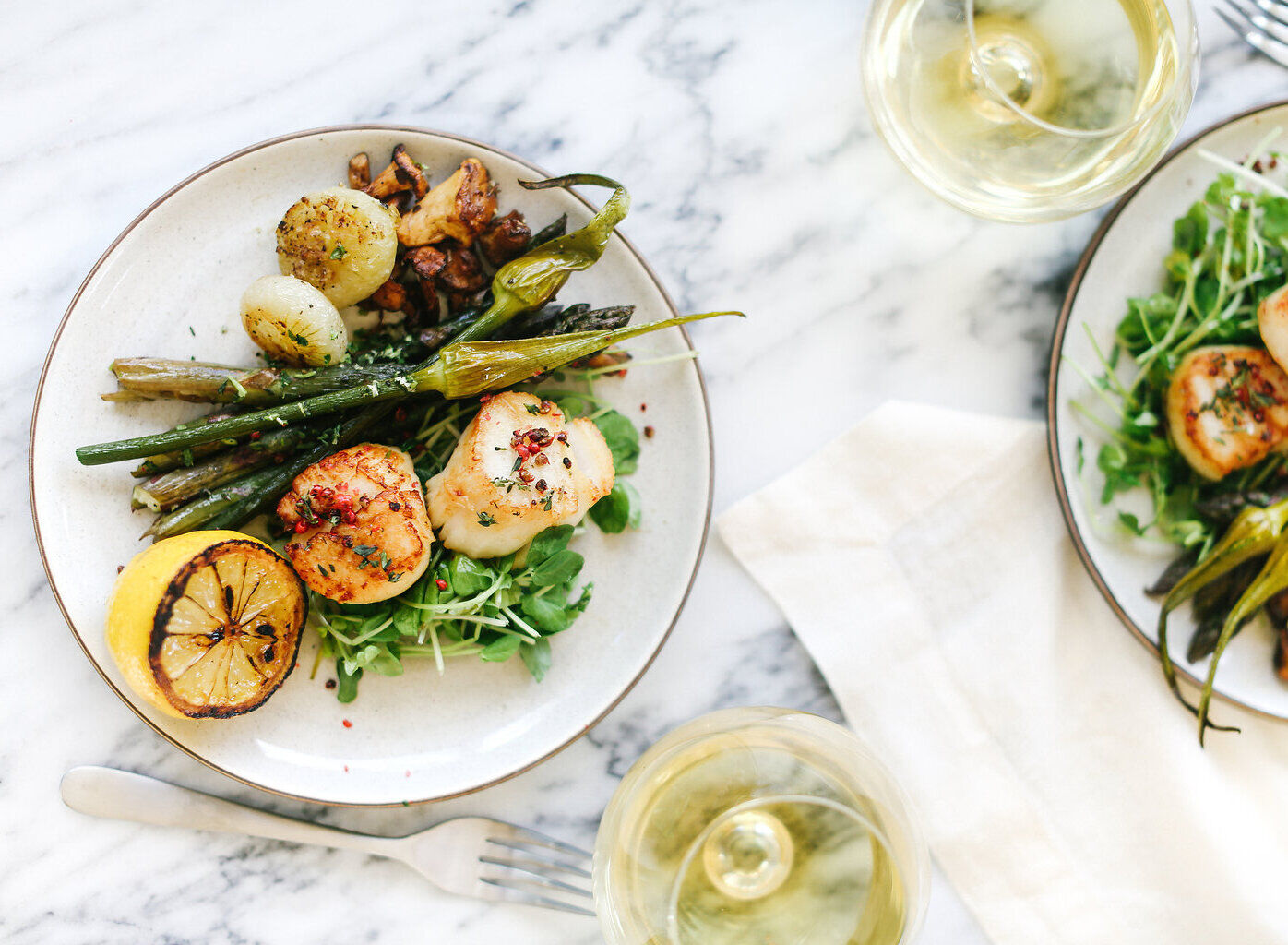 Seared scallops with Sauvignon Blanc