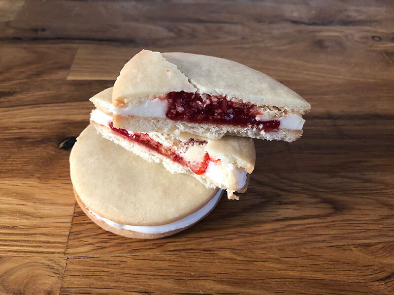 Strawberry Vanilla Cookie Sandwich Strawberry Vanilla Cookie Sandwich