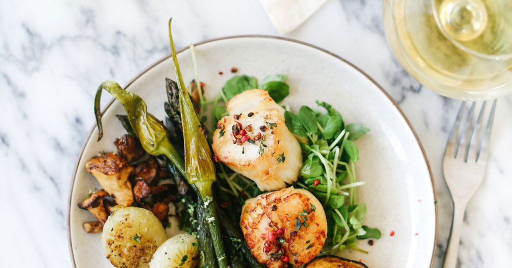 Pan-Seared Scallops with Thyme & Pink Peppercorn Recipe