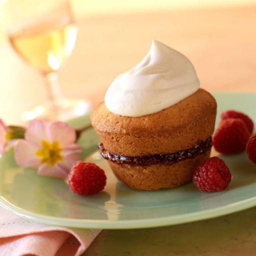 Almond Layer Cakes with Raspberries and Jam Almond Layer Cakes with Raspberries and Jam