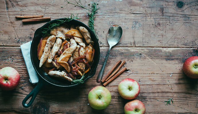 Chicken with apples