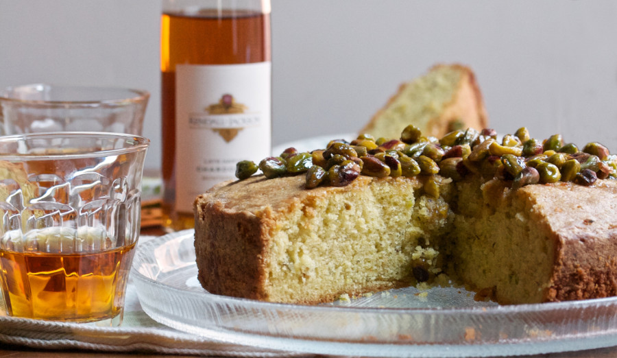 Pistachio olive oil cake