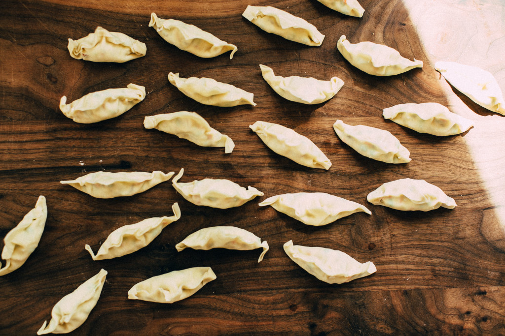 You can take your favorite Chinese restaurant off speed-dial with these super easy, homemade and healthful spring vegetable potstickers. #recipe