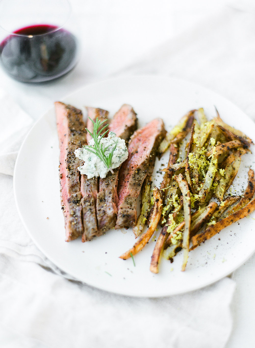 We break down how to perfectly prepare a delicious skirt steak and how to masterfully plate it with our blue cheese butter and garnish on top. This divine pairing brings out the rich flavors of the steak by letting the bite of the blue cheese butter melt in and mélange the flavors perfectly! #recipe