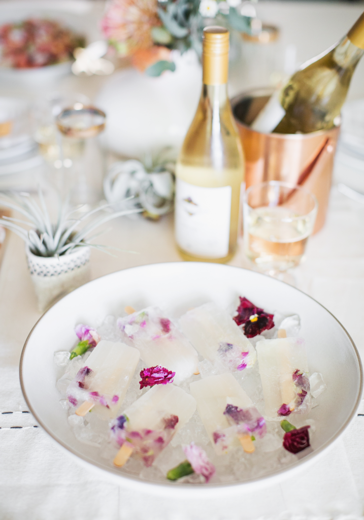 Make these Kendall-Jackson Pinot Gris Winesicles with Edible Flowers — perfect for a hot spring or summer day! #DIY