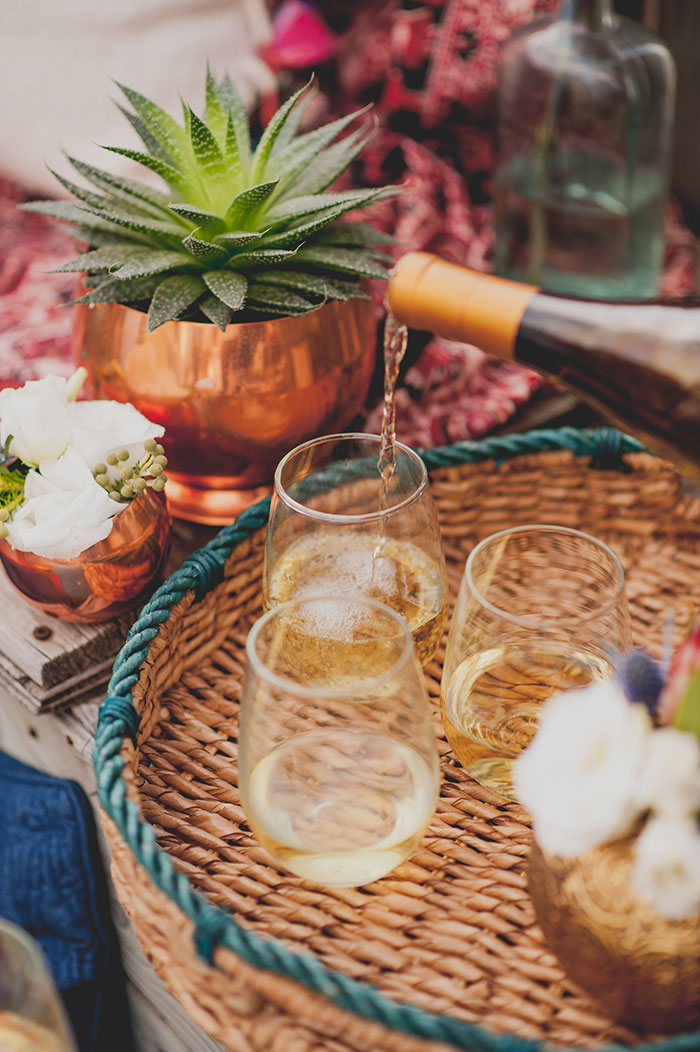 Melissa here from The Sweet Escape to share with you a dreamy Boho inspired summer sunset affair I had on my very own rooftop patio.