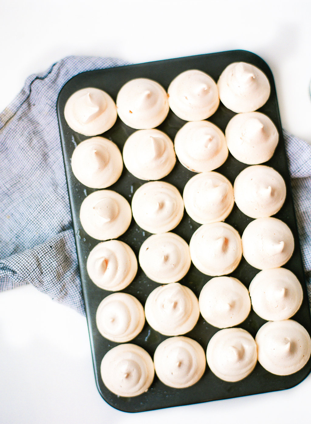 These Cuban meringues are delicious, adorable and wildly easy to make!