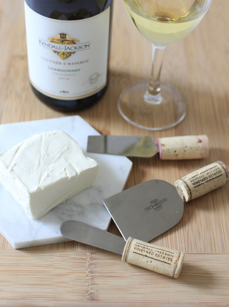 Don't let those wine corks go to waste. Upcycle them into fun DIY projects! Here are five super easy DIY projects you can make with leftover wine corks.