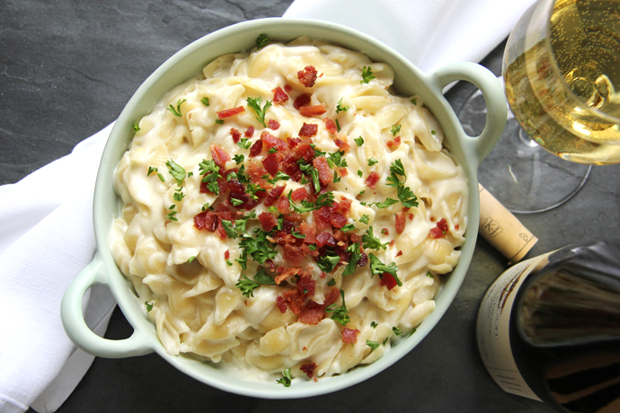 This pot of Three Cheese Bacon Mac & Cheese deliciousness would be great served with a glass of Kendall-Jackson Vintner’s Reserve Chardonnay and an all green salad with a creamy avocado vinaigrette.  A perfect pot o' gold dinner for St. Patrick's Day!