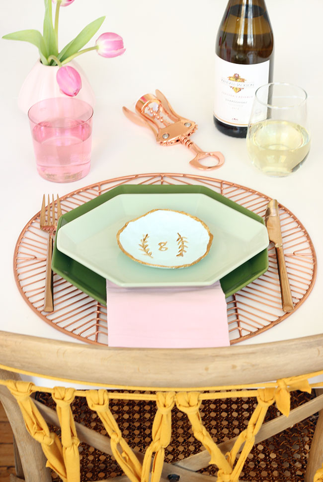 This adorable DIY clay dish place setting doubles as a place setting and a gift for your guest to bring home.
