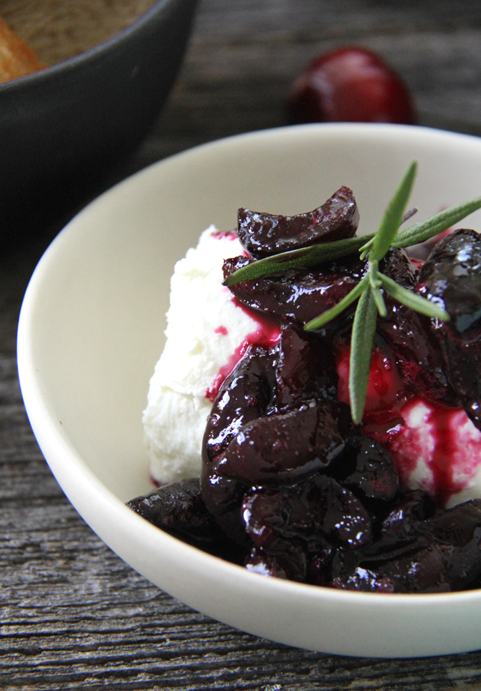 Serve this Cherry & Wine Compote with Goat Cheese appetizer with crackers or slices of baguette, and with a glass of your favorite red wine!