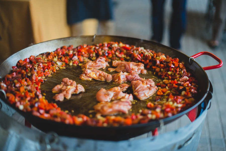 We break down everything you need to know when pairing your wine with paella. We cover wine pairings with Paella Valenciana, seafood-based paella,'Mixed' or 'mixta' paella to 'negra' paella (cooked with squid oil) and much more!