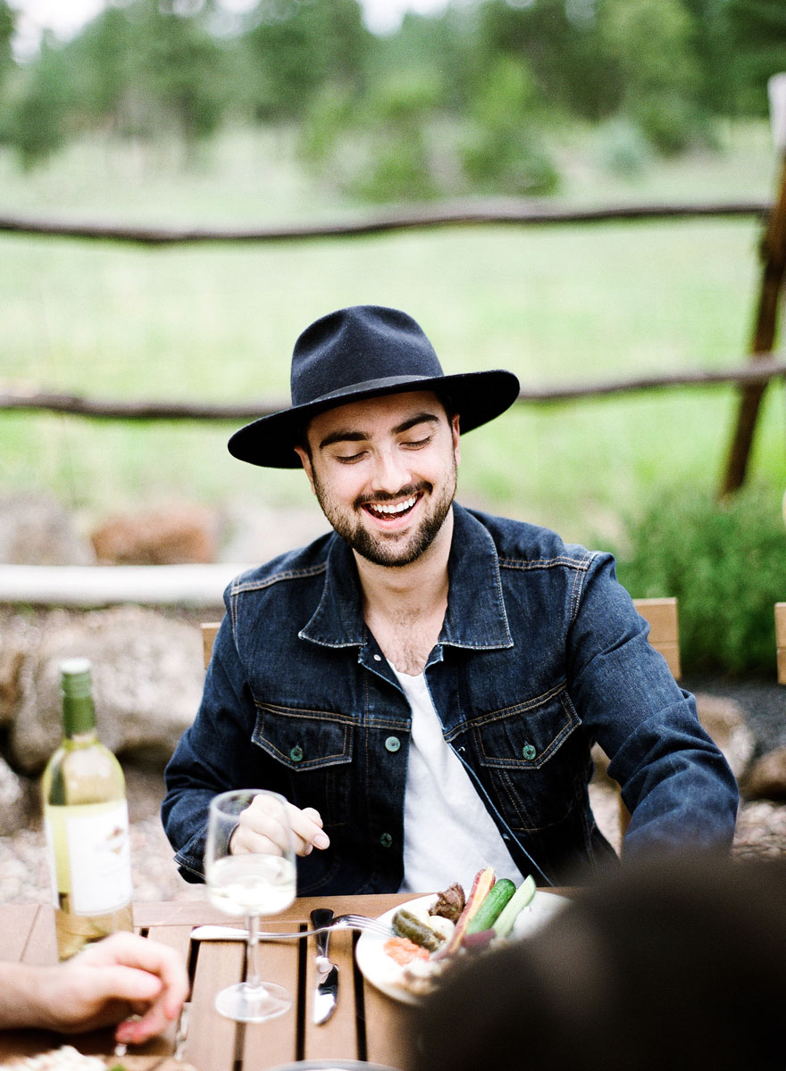 Colder weather doesn't mean the backyard get togethers have to come to an end. Here are some fun and practical tips for outdoor entertaining in the fall.