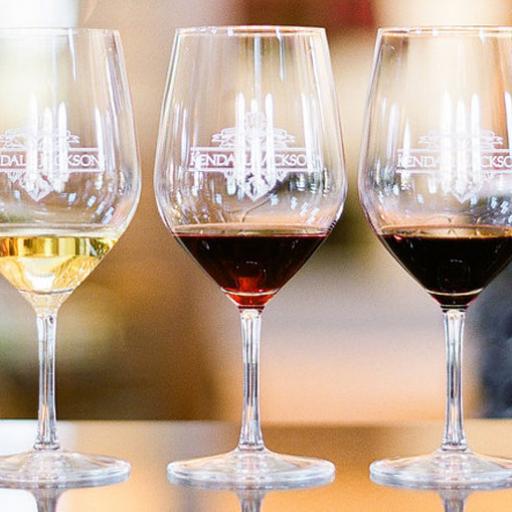 The Difference Between Red and White Wine Glasses